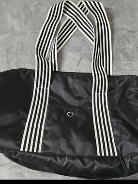 DSW Black Nylon Grip Gym Bag with Zipper, Striped Straps, 2 Pockets